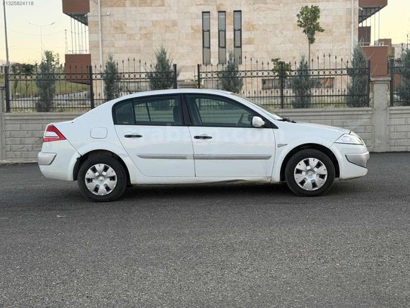 2009 MODEL HATASIZ AYARINDA MEGANE 2
