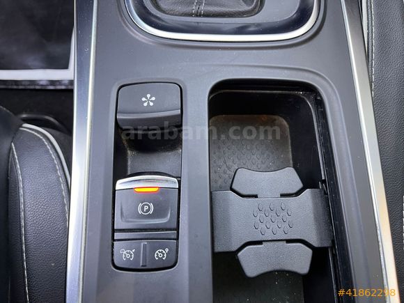 HATASIZ 2016 MODEL MEGANE HB 1.5 DCİ 110 HP ICON CAM TAVAN