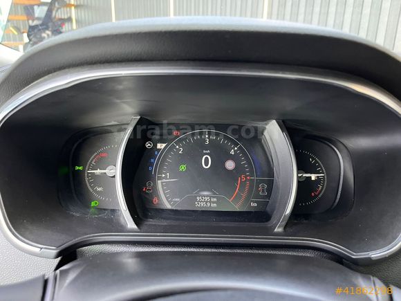 HATASIZ 2016 MODEL MEGANE HB 1.5 DCİ 110 HP ICON CAM TAVAN