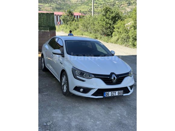 Sahibinden Renault Megane 1.5 Blue DCI Touch 2020 Model 