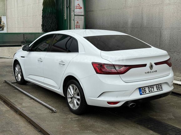 Sahibinden Renault Megane 1.5 Blue DCI Touch 2020 Model 