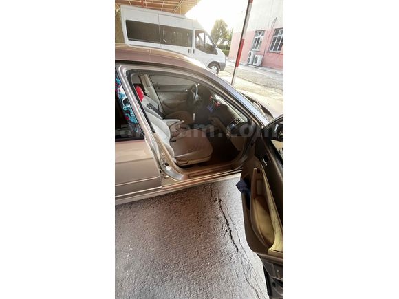 Sahibinden Honda Civic 1.6i VTEC LS 2006 Model  252.000 km Bej