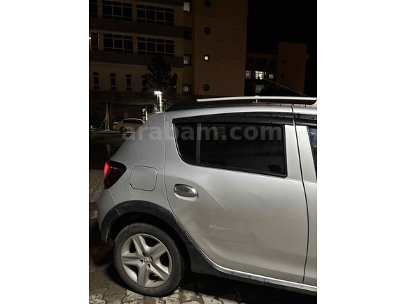 Sahibinden Dacia Sandero 1.5 dCi Stepway 2015 Model 