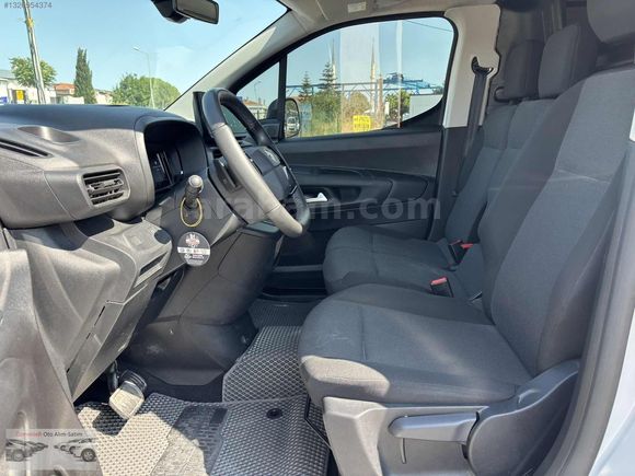 ÖZMENLER'DEN 2025 OPEL COMBO 1.5D ULTİMATE XL PRO EKRAN HATASIZ