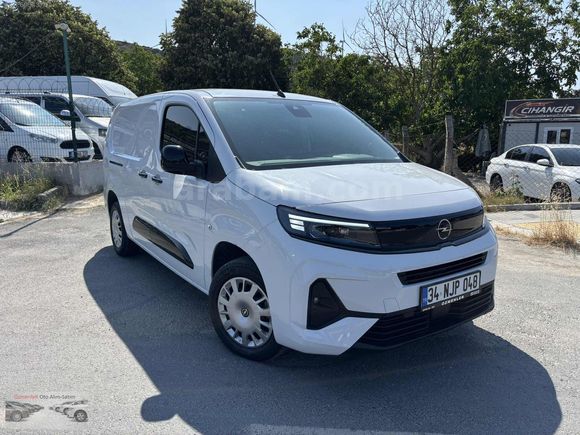 ÖZMENLER'DEN 2025 OPEL COMBO 1.5D ULTİMATE XL PRO EKRAN HATASIZ