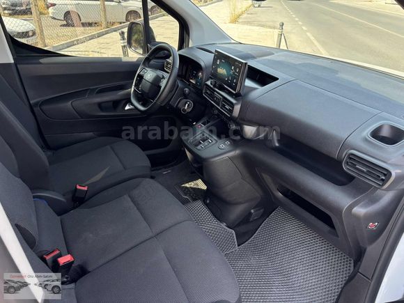 ÖZMENLER'DEN 2025 OPEL COMBO 1.5D ULTİMATE XL PRO EKRAN HATASIZ