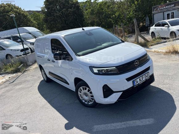ÖZMENLER'DEN 2025 OPEL COMBO 1.5D ULTİMATE XL PRO EKRAN HATASIZ