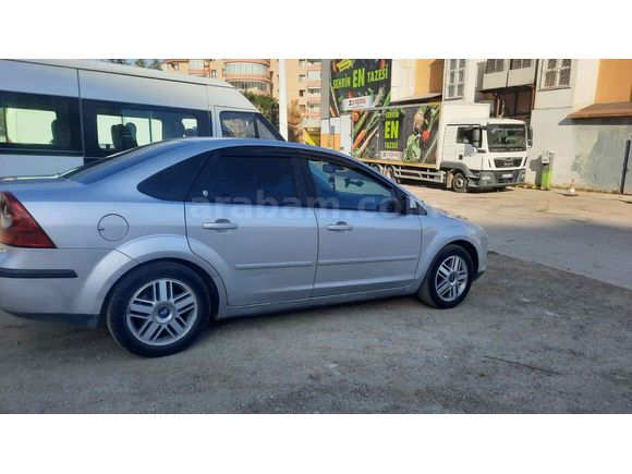 Sahibinden Ford Focus 1.6 Ghia 2006 Model 