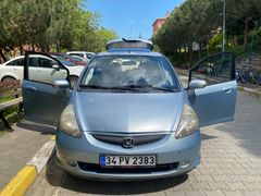 Sahibinden Honda Jazz 1.4 Elite 2006 Model  Aracım bakımlı temiz masrafsız bir araçtır... 