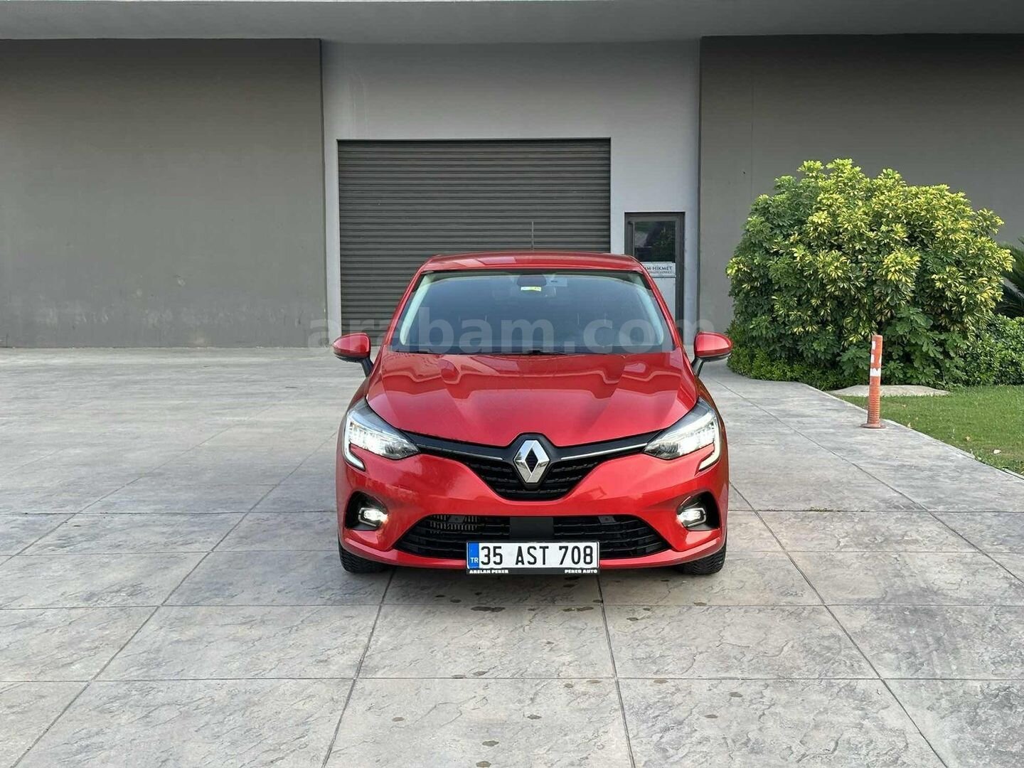 Galeriden Renault Clio 1.3 TCe Touch 2020 Model Antalya 70.000 km Kırmızı 1