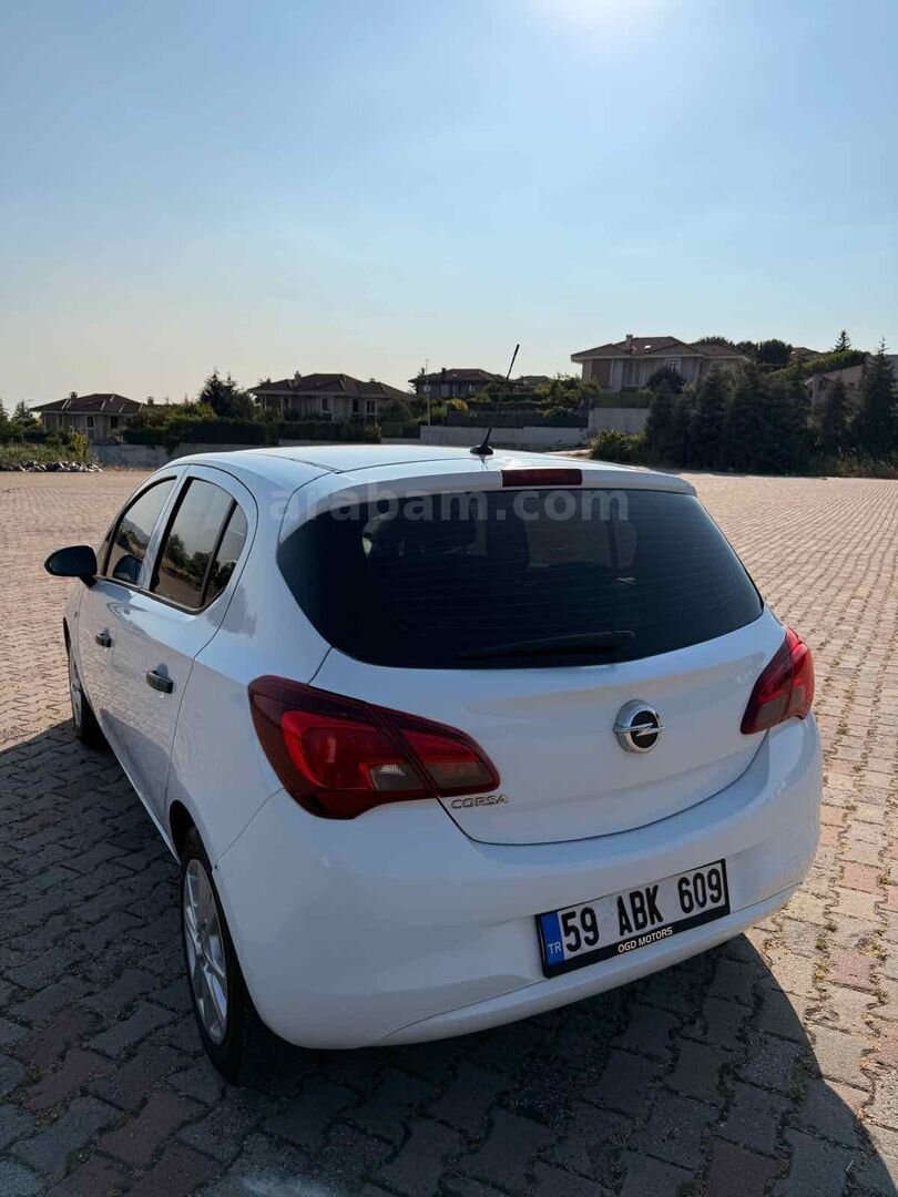 Galeriden Opel Corsa 1.4 Design 2016 Model İstanbul 64.000 km Beyaz 5