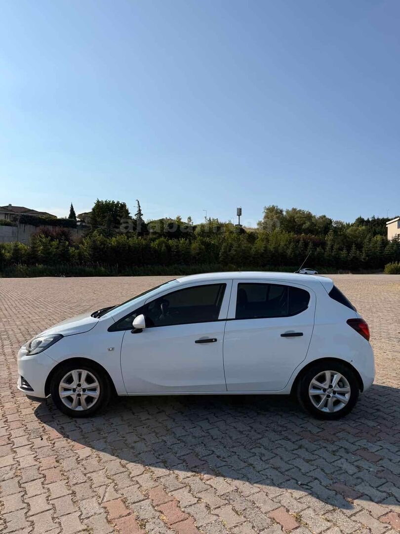 Galeriden Opel Corsa 1.4 Design 2016 Model İstanbul 64.000 km Beyaz 2