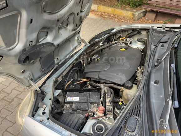 2005 MODEL KANGO 1.5 DİZEL KLİMALI ÇİFT SÜRGÜLÜ SORUNSUZ