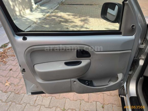 2005 MODEL KANGO 1.5 DİZEL KLİMALI ÇİFT SÜRGÜLÜ SORUNSUZ