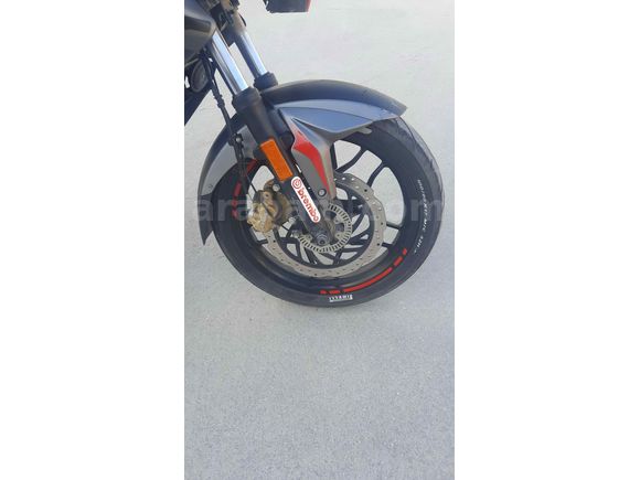 BAJAJ PULSAR 200 NS ABS 
