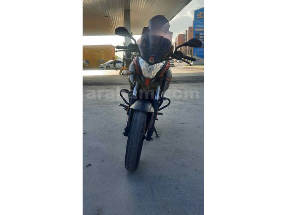 BAJAJ PULSAR 200 NS ABS 