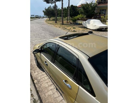 Sunrooflu Sahibinden Ford Focus 1.6 Comfort 2001 Model 
