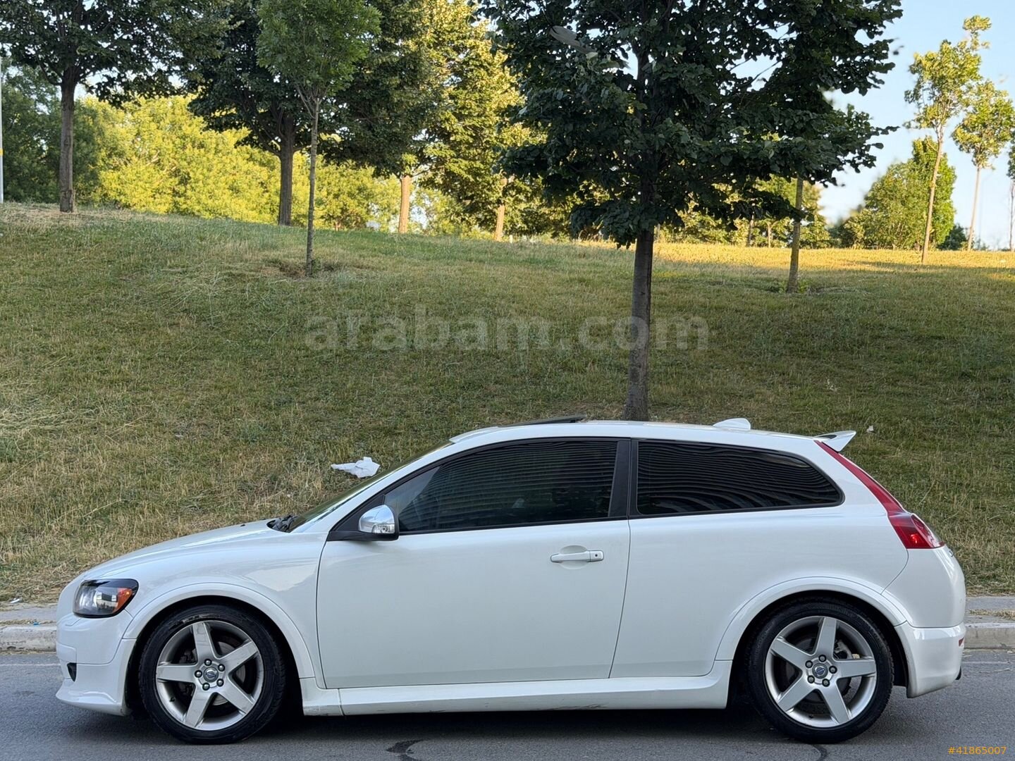 Galeriden Volvo C30 1.6 D R-Design 2010 Model İstanbul 405.000 km Beyaz 4