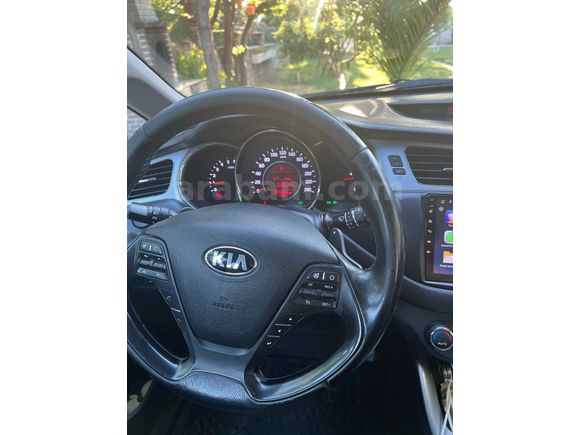 Sahibinden Kia Ceed 1.6 CRDi Comfort 2015 Model 