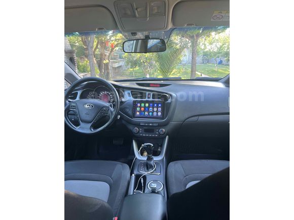 Sahibinden Kia Ceed 1.6 CRDi Comfort 2015 Model 
