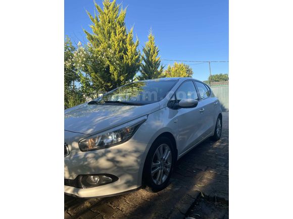 Sahibinden Kia Ceed 1.6 CRDi Comfort 2015 Model 