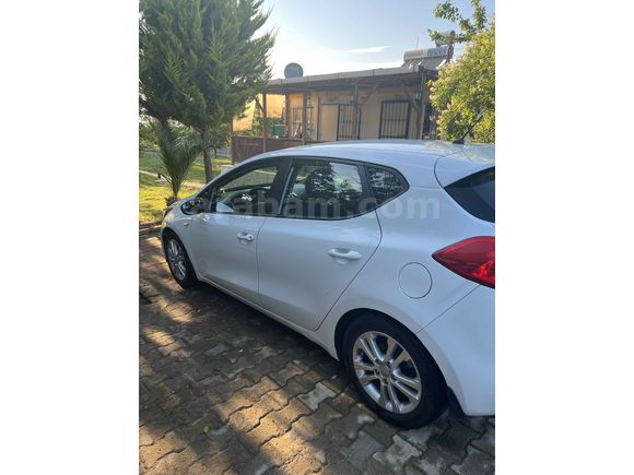 Sahibinden Kia Ceed 1.6 CRDi Comfort 2015 Model 