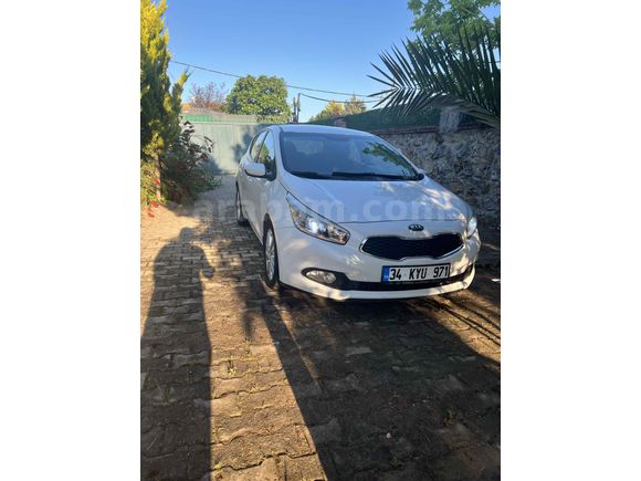 Sahibinden Kia Ceed 1.6 CRDi Comfort 2015 Model 