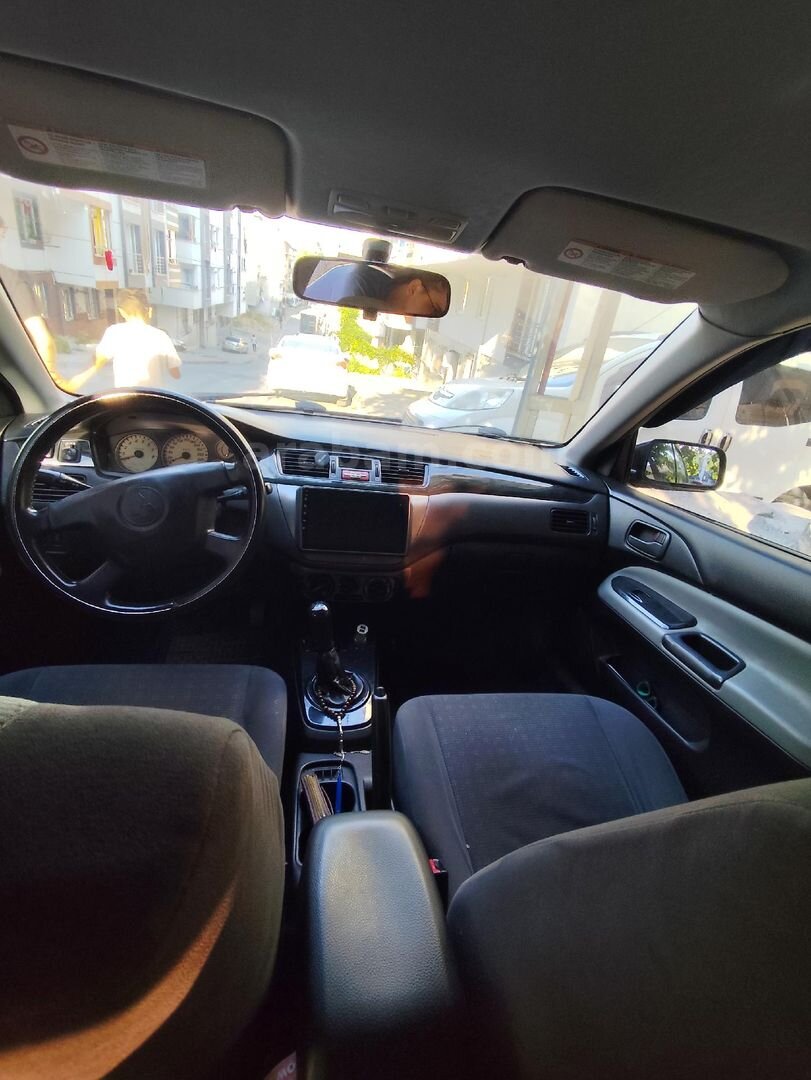 Sahibinden Mitsubishi Lancer 1.6 Invite 2005 Model İstanbul 423.000 km Gri (Gümüş) 6