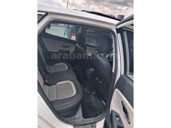 Sahibinden Kia Ceed 1.6 CRDi Concept Plus 2015 Model  212.000 km Beyaz