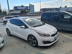 Sahibinden Kia Ceed 1.6 CRDi Concept Plus 2015 Model  212.000 km Beyaz