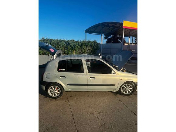 Sahibinden Renault Clio 1.6 RXT 2000 Model 