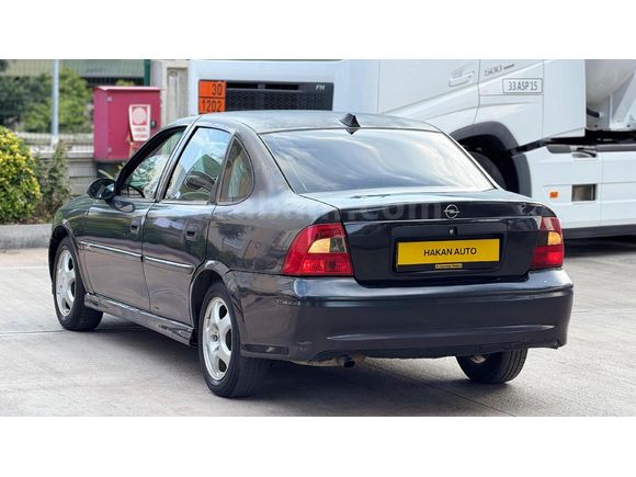 Galeriden Opel Vectra 2.0 DTI Comfort 2000 Model Mersin