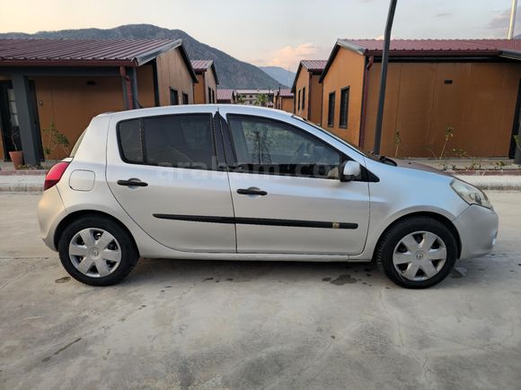 Sahibinden Renault Clio 1.5 dCi Authentique 2012 Model