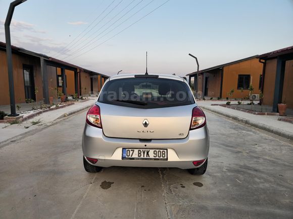 Sahibinden Renault Clio 1.5 dCi Authentique 2012 Model