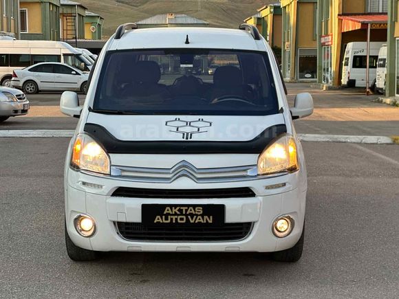 Galeriden Citroen Berlingo 1.6 HDi Selection 2013 Model Van