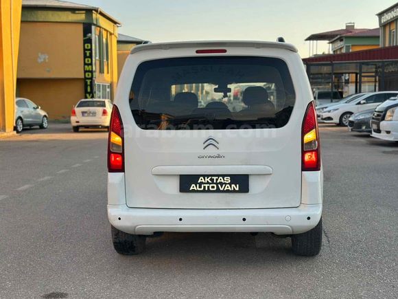 Galeriden Citroen Berlingo 1.6 HDi Selection 2013 Model Van