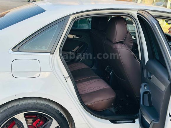 Galeriden Audi A4 Sedan 2.0 TDI 2011 Model Van