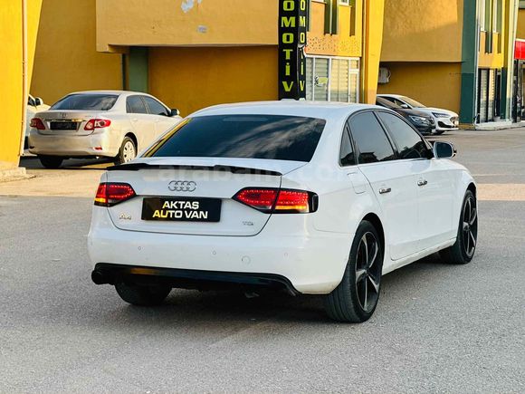 Galeriden Audi A4 Sedan 2.0 TDI 2011 Model Van
