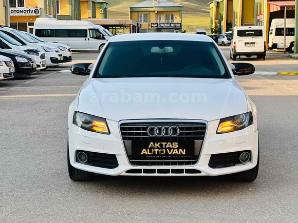 Galeriden Audi A4 Sedan 2.0 TDI 2011 Model Van