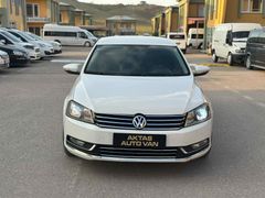 Galeriden Volkswagen Passat 1.6 TDi BlueMotion Highline 2012 Model Van