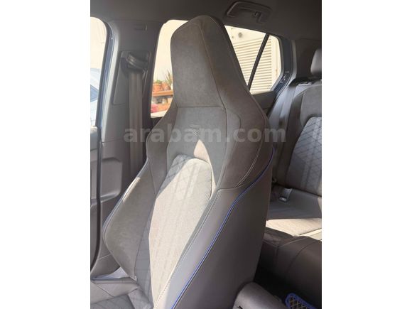 Golf 1.5 eTSI R Line 2025 Model  Black Style
