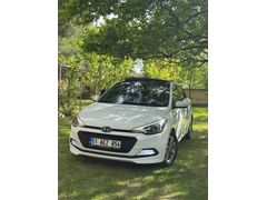 Sahibinden Hyundai i20 1.4 MPI PANAROMİK TAVAN