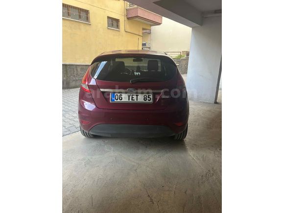 Sahibinden Ford Fiesta 1.4 Titanium 2010 Model 