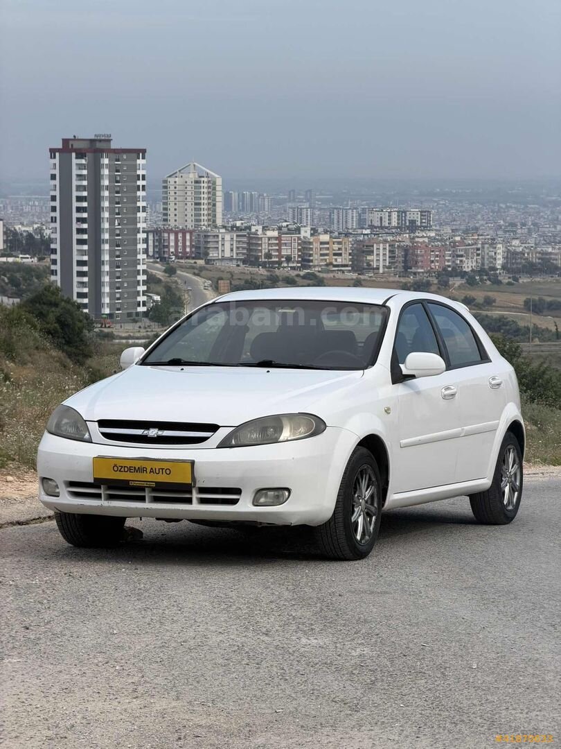 Galeriden Chevrolet Lacetti 1.6 SX 2006 Model Mersin 193.000 km Beyaz 3
