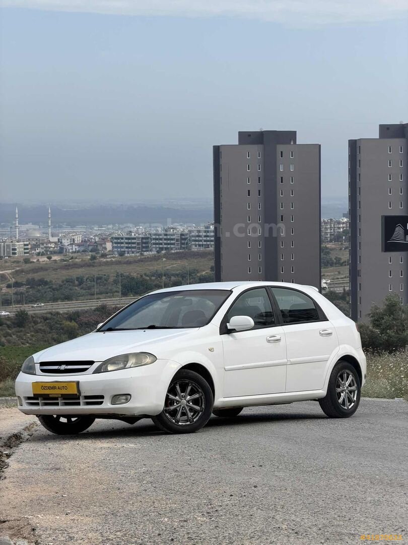 Galeriden Chevrolet Lacetti 1.6 SX 2006 Model Mersin 193.000 km Beyaz 6