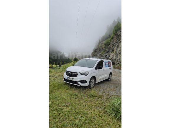 Sahibinden Opel Combo 1.5 CDTI Edition 2023 Model  96.300 km Beyaz