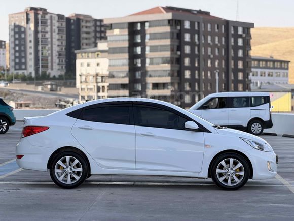 EMİNOĞLU - 2017 ÇIKIŞLI HATASIZ ACCENT BLUE MODE PLUS DCT 1.6CRDİ 