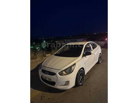 Sahibinden Hyundai Accent Blue 1.4 D-CVVT Mode 2014 Model 