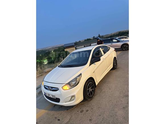 Sahibinden Hyundai Accent Blue 1.4 D-CVVT Mode 2014 Model 