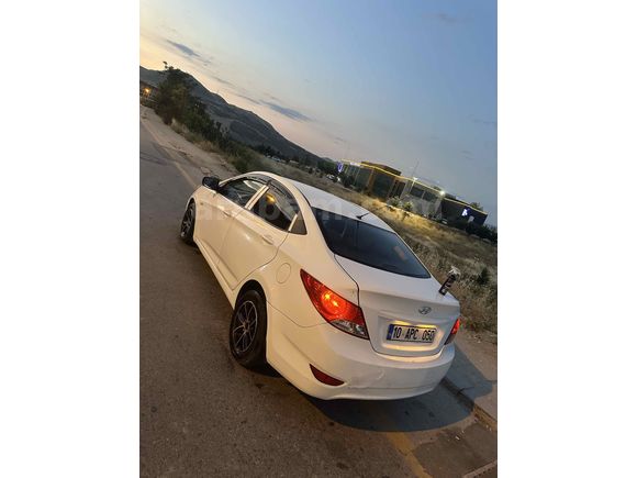 Sahibinden Hyundai Accent Blue 1.4 D-CVVT Mode 2014 Model 